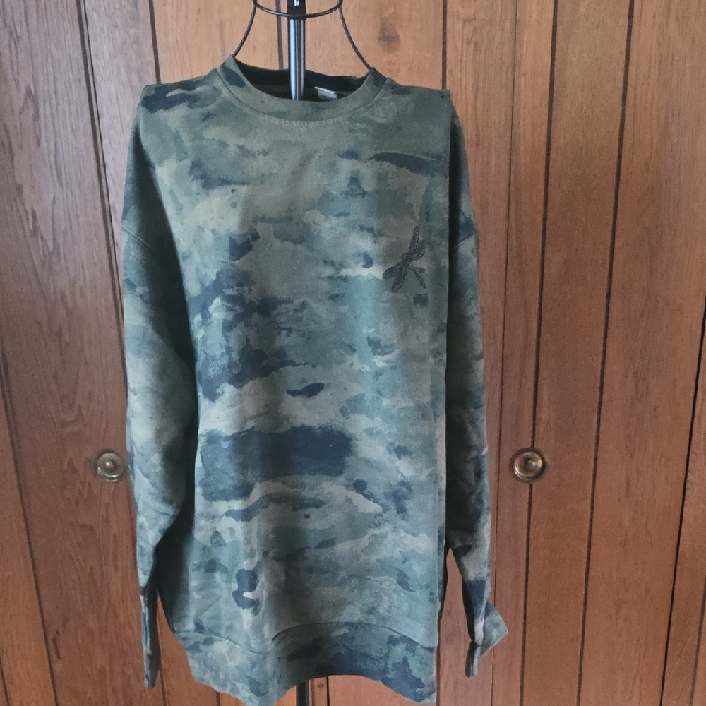 Levi's Camo Print Crewneck Sweatshirt in Green and Black